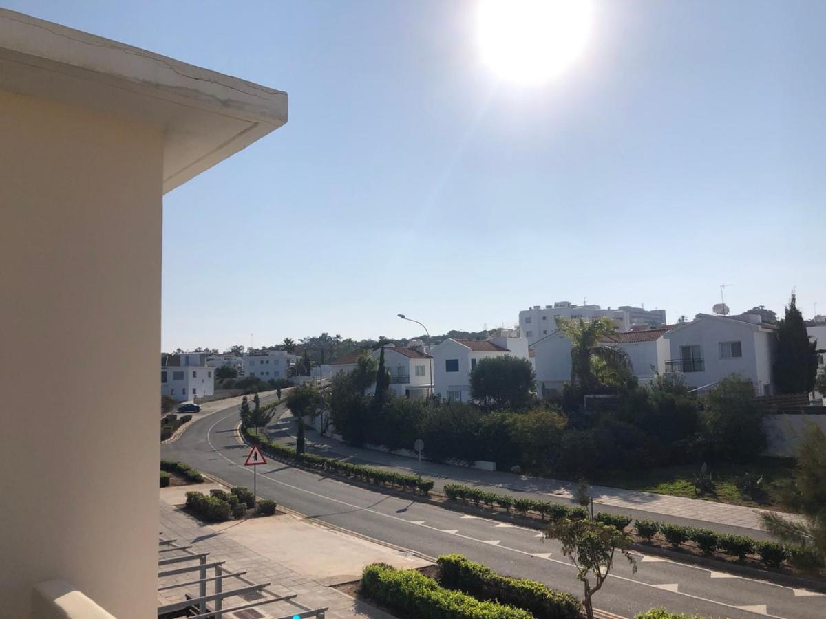 Sunny Holiday By Konnos Paralimni Exterior photo